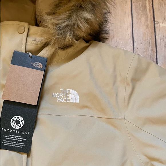 The North Face Women’s New Defdown FUTURELIGHT Waterproof Parka - Picture 4 of 11